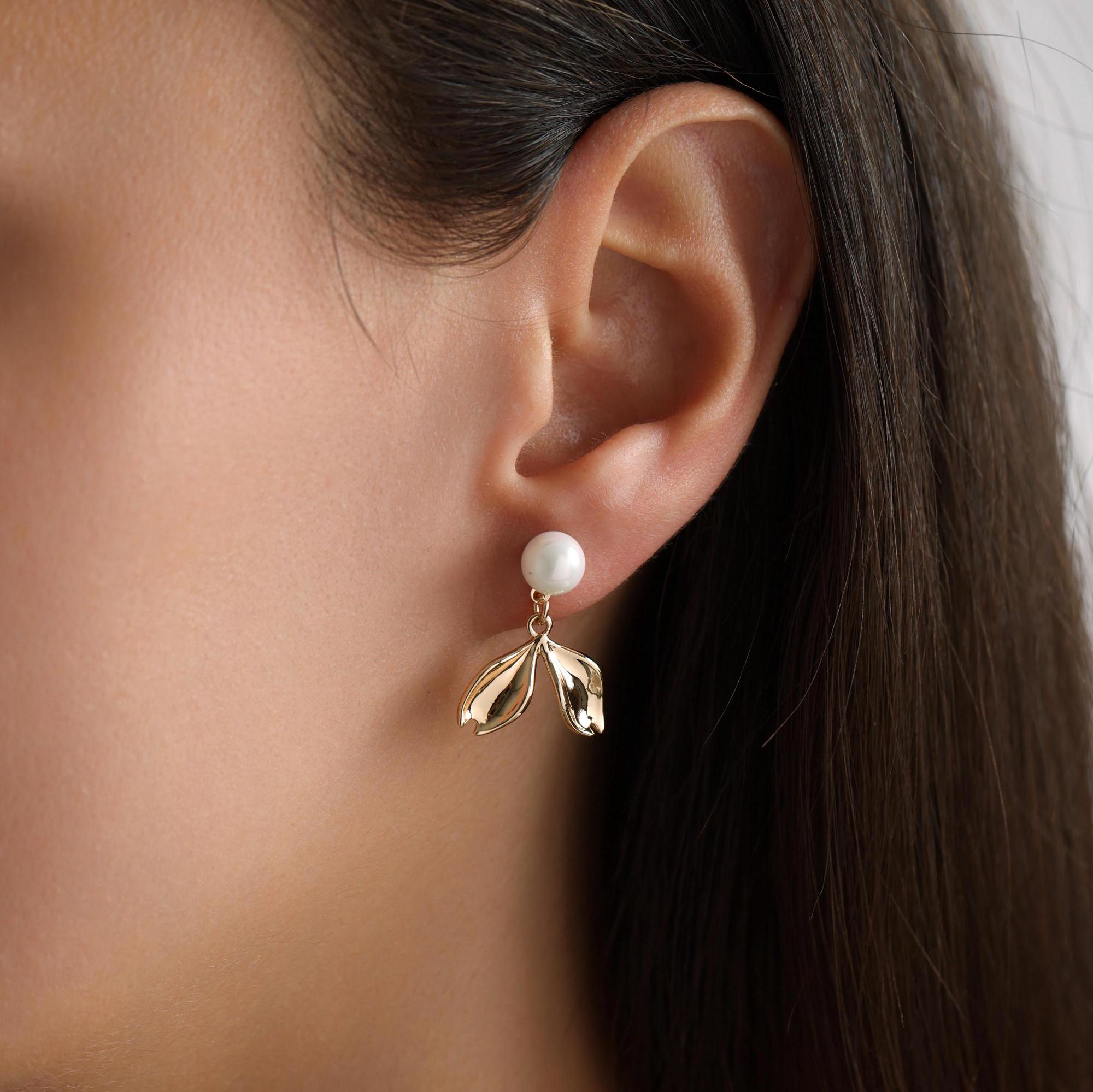Pearl Plant Leaf Pendant Earrings